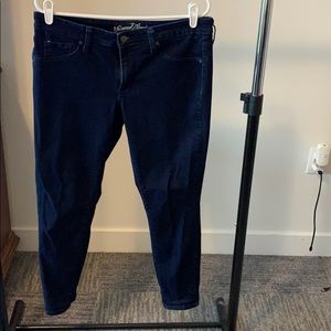 Universal thread jeans